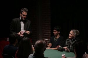 escena de la obra de teatro proyecto conejos